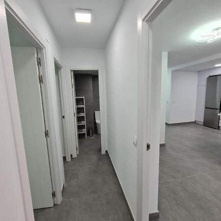 Modern 3 Bedroom Luxury Apartment In Τορρεμολίνος Εξωτερικό φωτογραφία