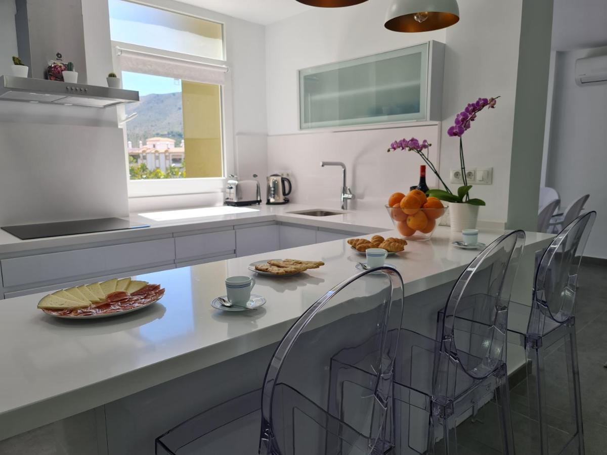 Modern 3 Bedroom Luxury Apartment In Τορρεμολίνος Εξωτερικό φωτογραφία