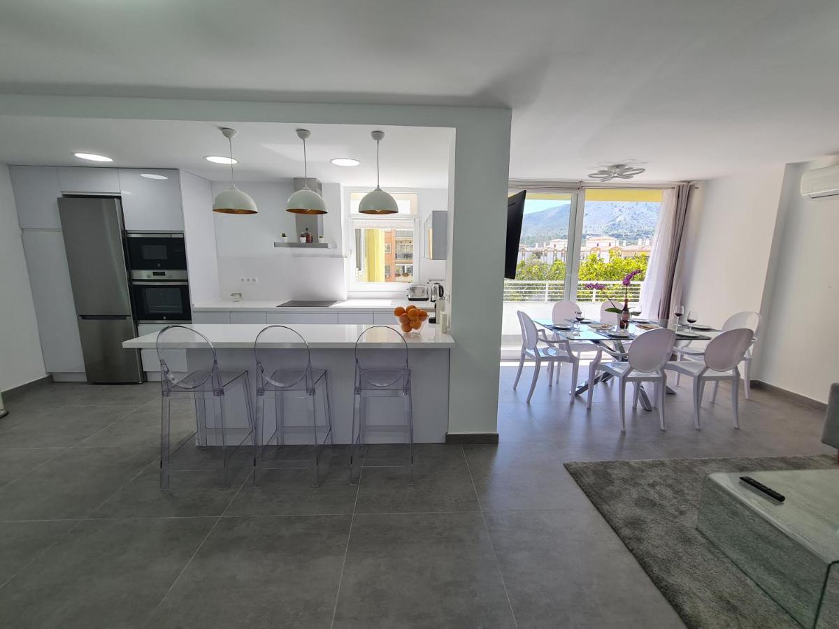 Modern 3 Bedroom Luxury Apartment In Τορρεμολίνος Εξωτερικό φωτογραφία