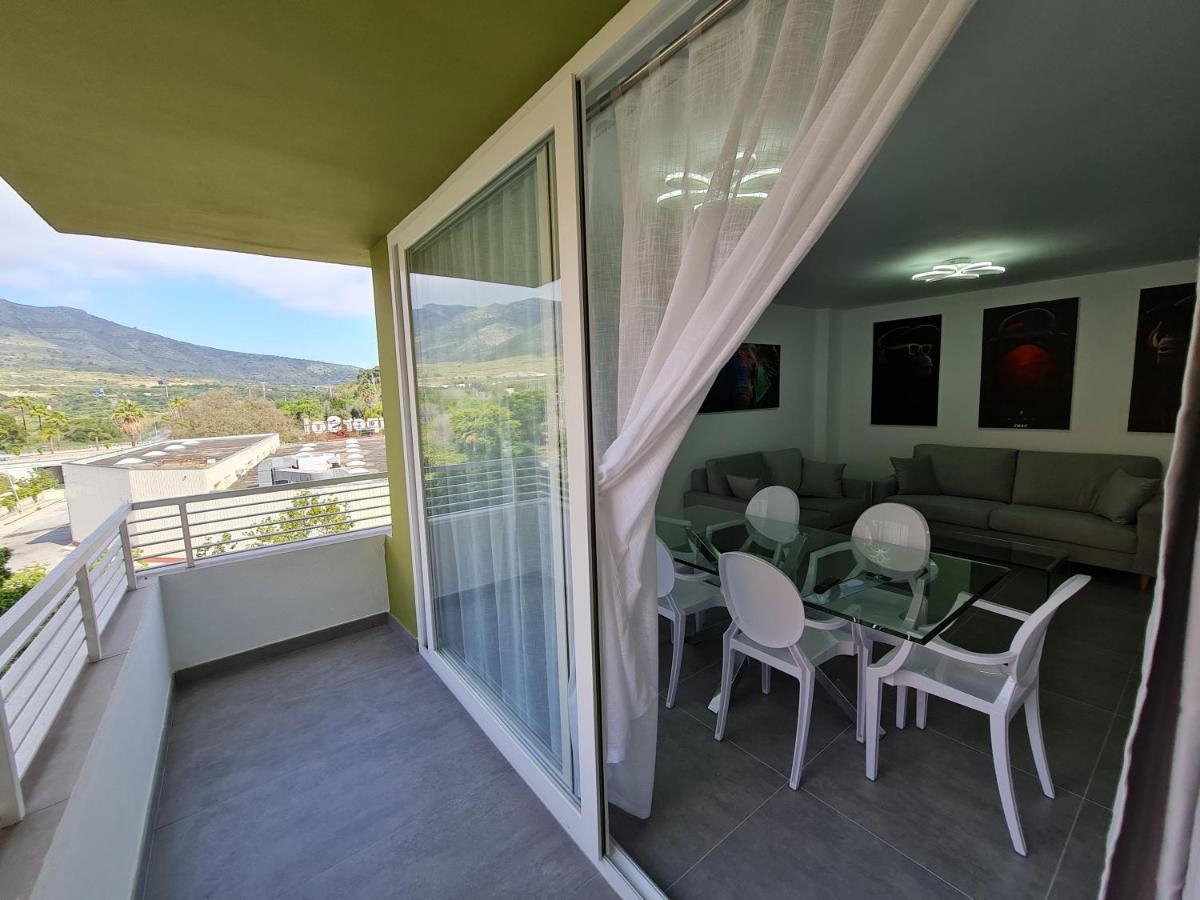 Modern 3 Bedroom Luxury Apartment In Τορρεμολίνος Εξωτερικό φωτογραφία